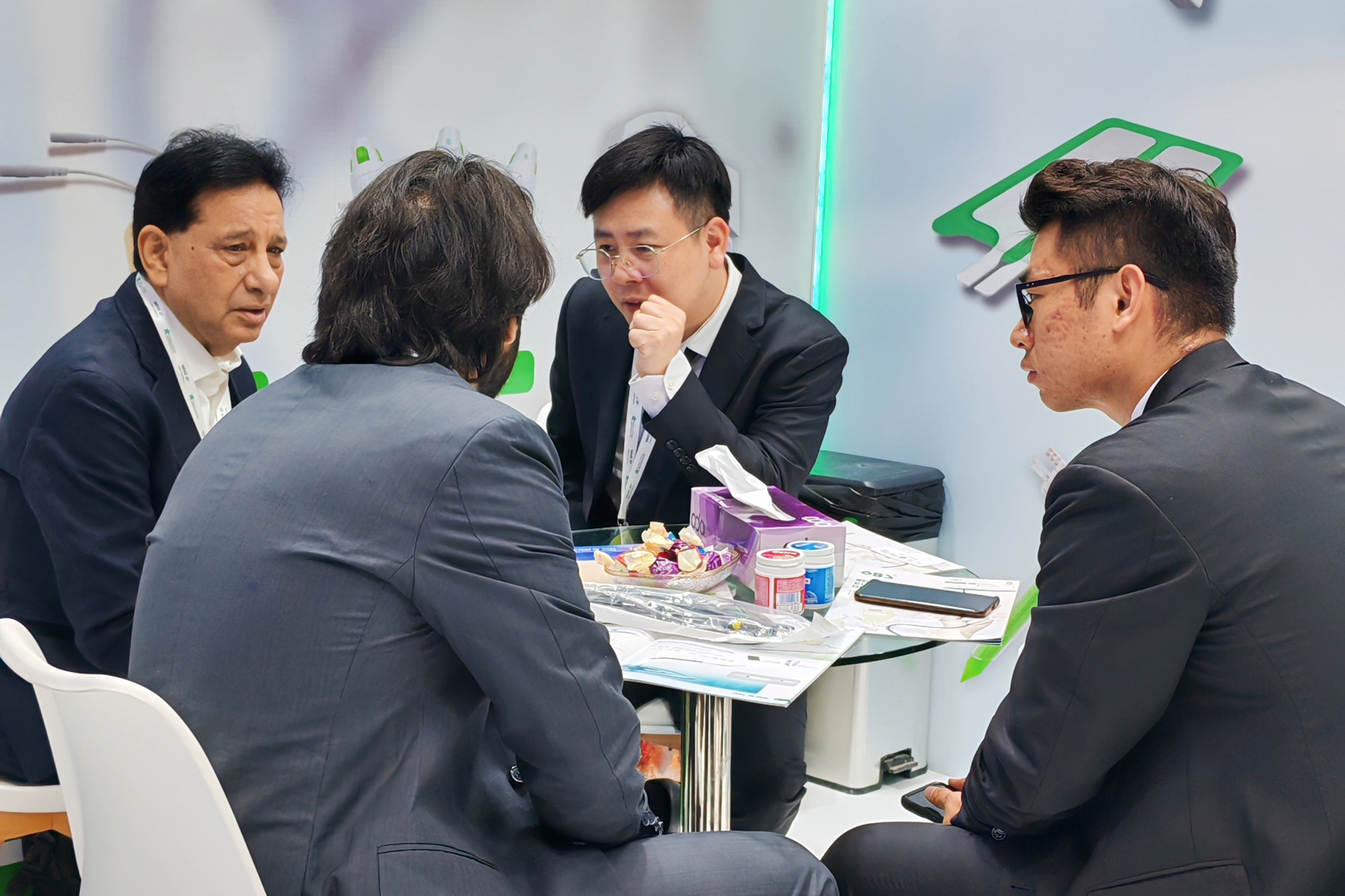 5-2602111H943a3.jpg 5-2602111H943a3.jpg