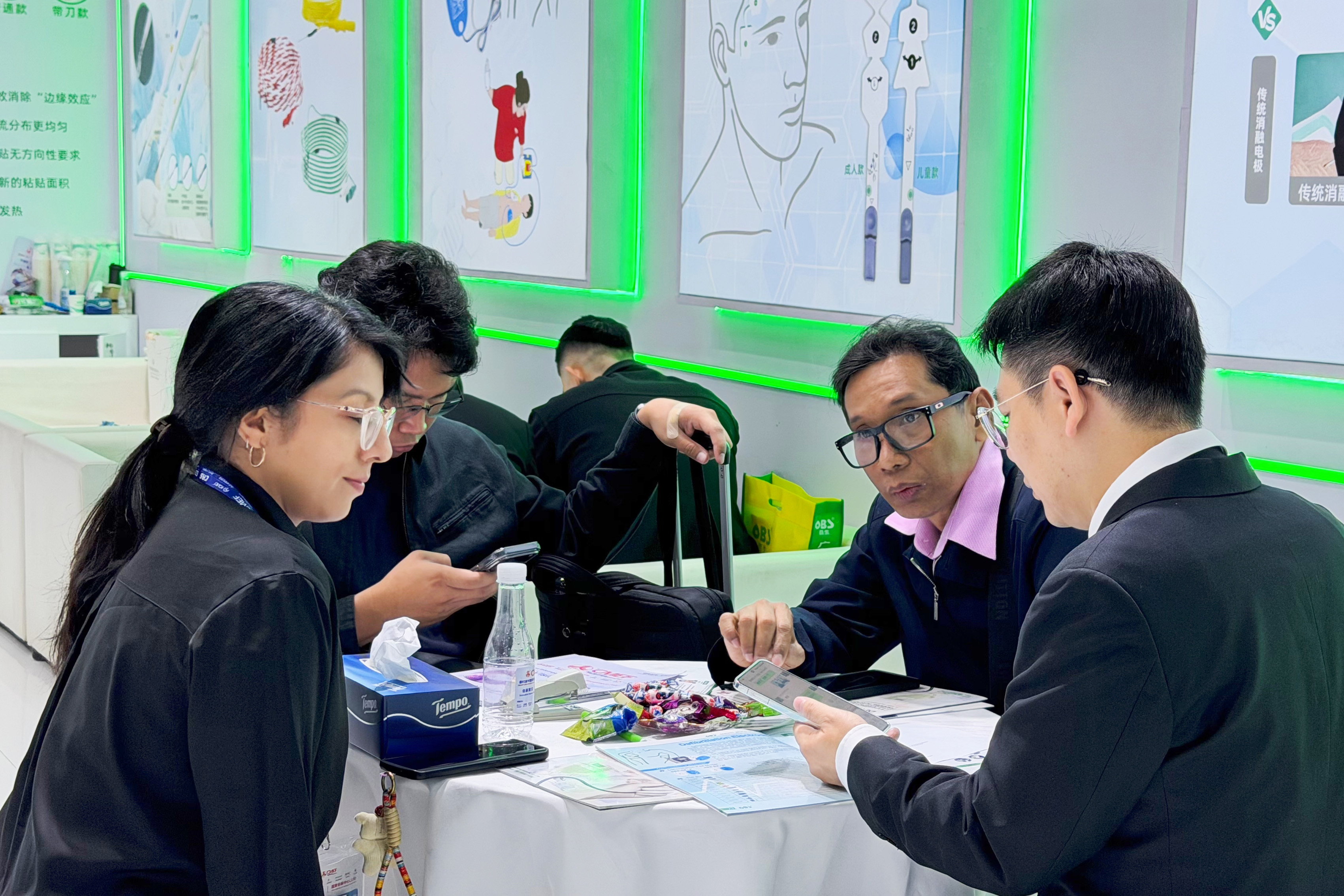 5-260413141RD44.jpg 5-260413141RD44.jpg